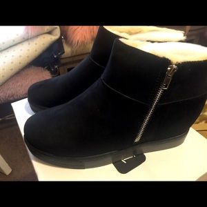 Women’s wedge boots